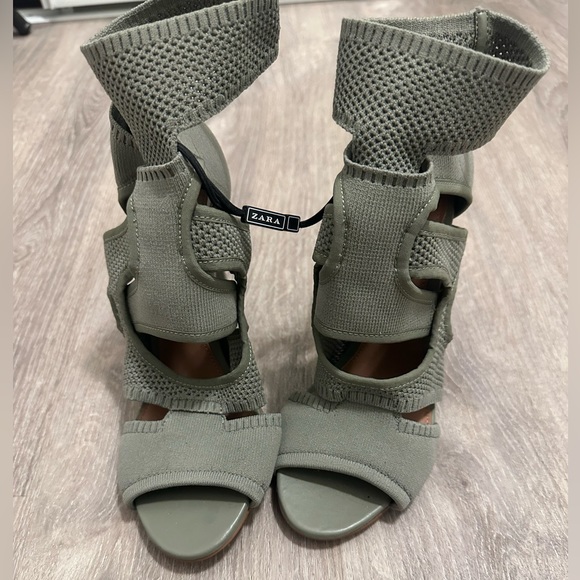 Zara Khaki Ankle Strap Heels - Picture 2 of 7